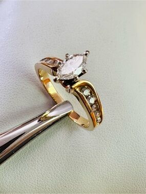 14K Yellow Gold Marquise Diamond Split Shank Ring Solitaire size 6